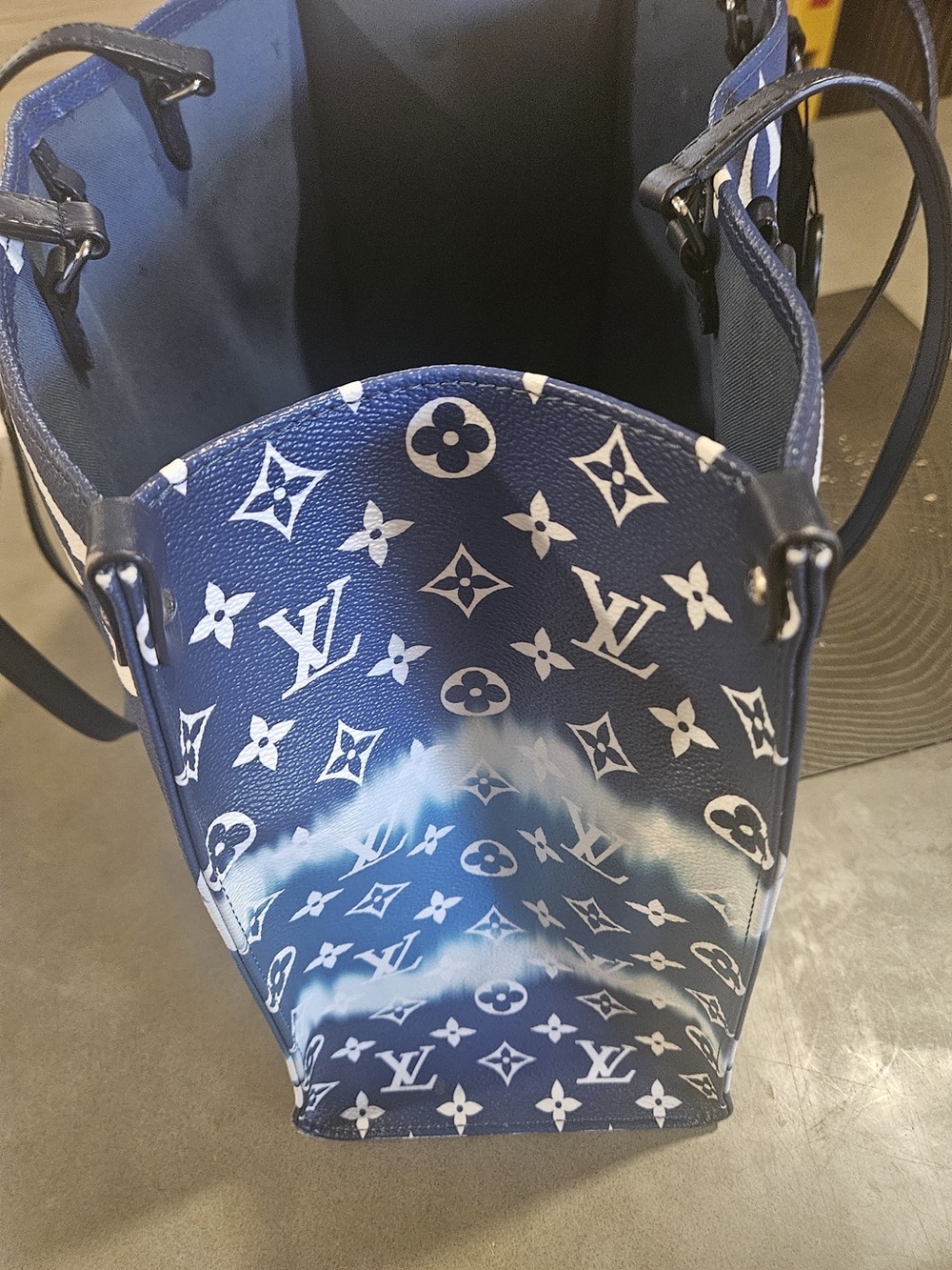 Louis Vuitton Blue and White Monogram Canvas Tote - Picture 7 of 11